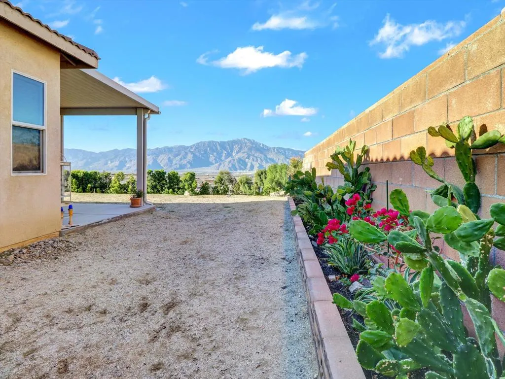 13633 Overlook Drive, Desert Hot Springs, California 92240 home-pic-32