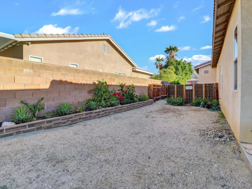13633 Overlook Drive, Desert Hot Springs, California 92240 home-pic-27
