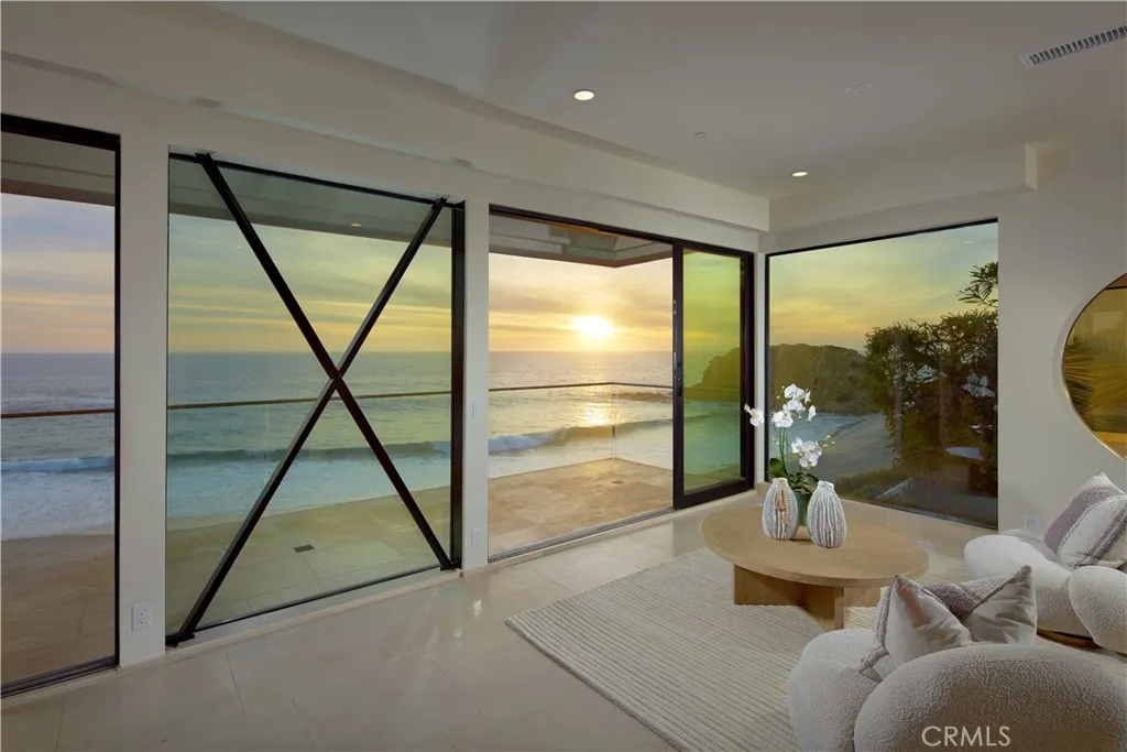 33 Bay Drive, Laguna Beach, California 92651 home-pic-26