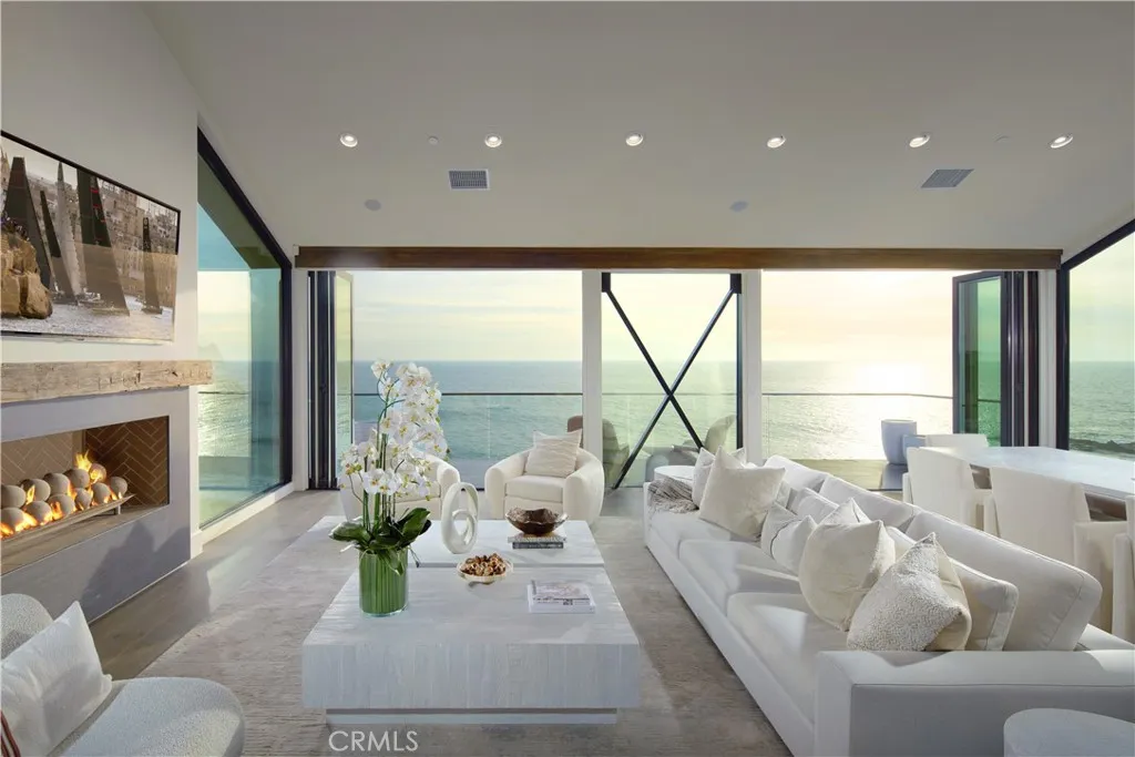 33 Bay Drive, Laguna Beach, California 92651 home-pic-16