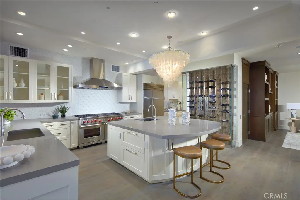 33 Bay Drive, Laguna Beach, California 92651 home-pic-9