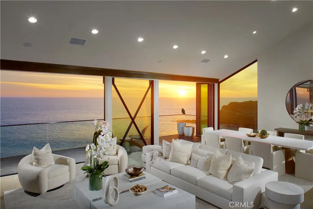 33 Bay Drive, Laguna Beach, California 92651 home-pic-3