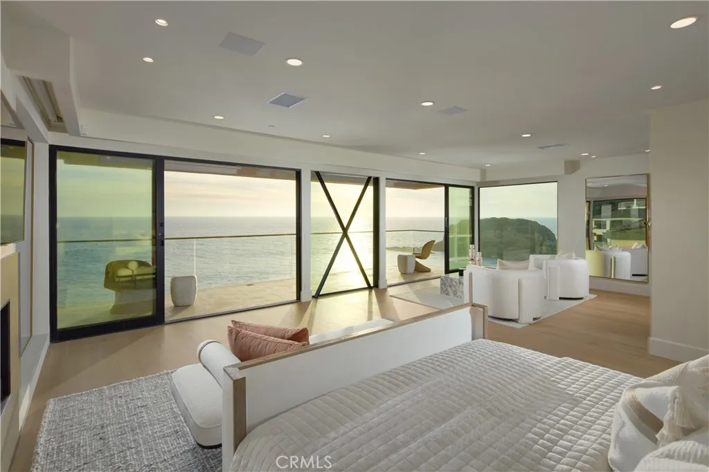 33 Bay Drive, Laguna Beach, California 92651 home-pic-20