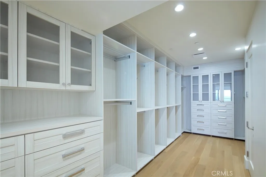 33 Bay Drive, Laguna Beach, California 92651 home-pic-22