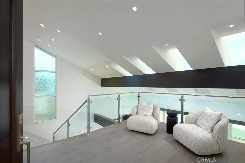 33 Bay Drive, Laguna Beach, California 92651 home-pic-5