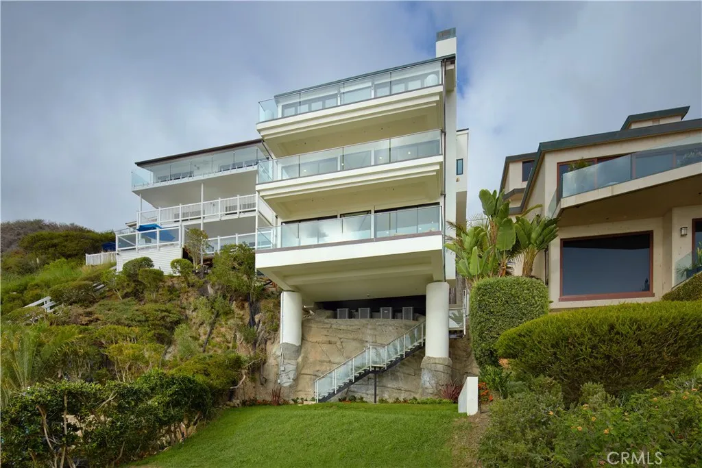 33 Bay Drive, Laguna Beach, California 92651 home-pic-35