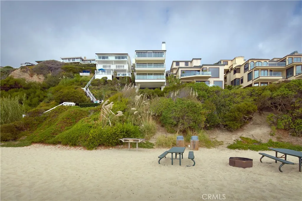 33 Bay Drive, Laguna Beach, California 92651 home-pic-33