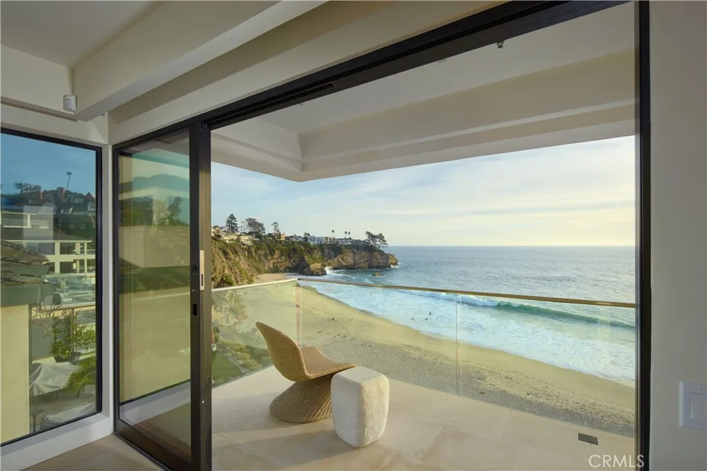 33 Bay Drive, Laguna Beach, California 92651 home-pic-19