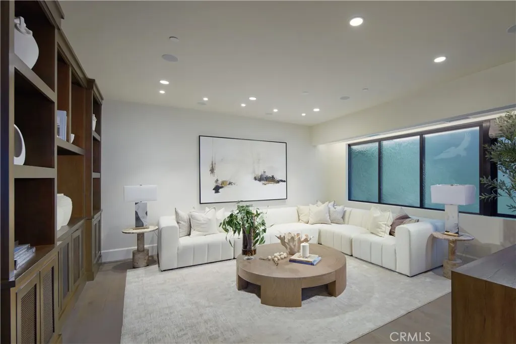33 Bay Drive, Laguna Beach, California 92651 home-pic-12