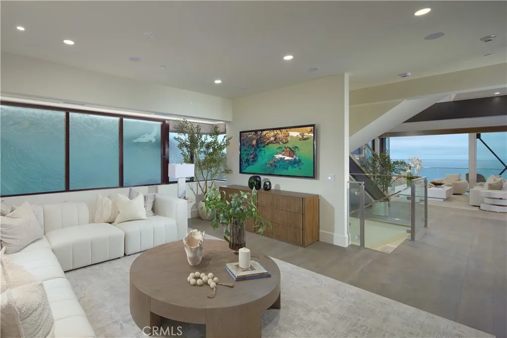 33 Bay Drive, Laguna Beach, California 92651 home-pic-13