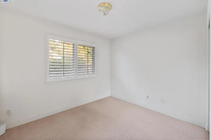 1564 Santa Clara St, Richmond, California 94804