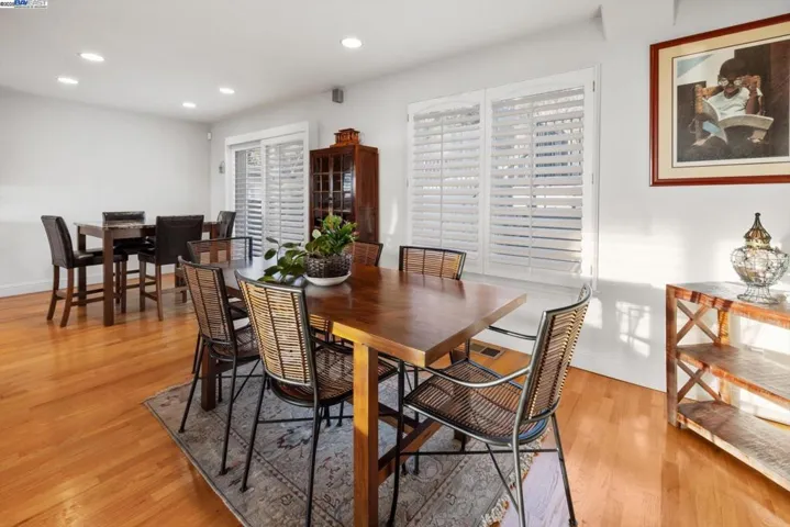 1564 Santa Clara St, Richmond, California 94804