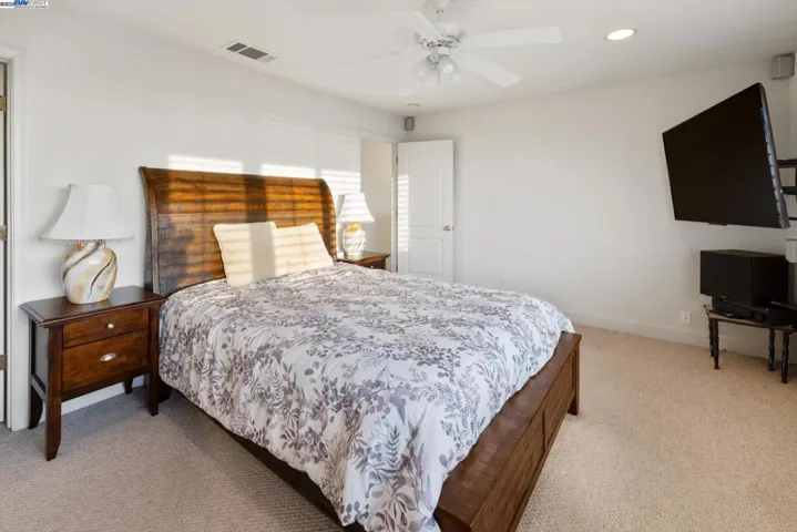 1564 Santa Clara St, Richmond, California 94804