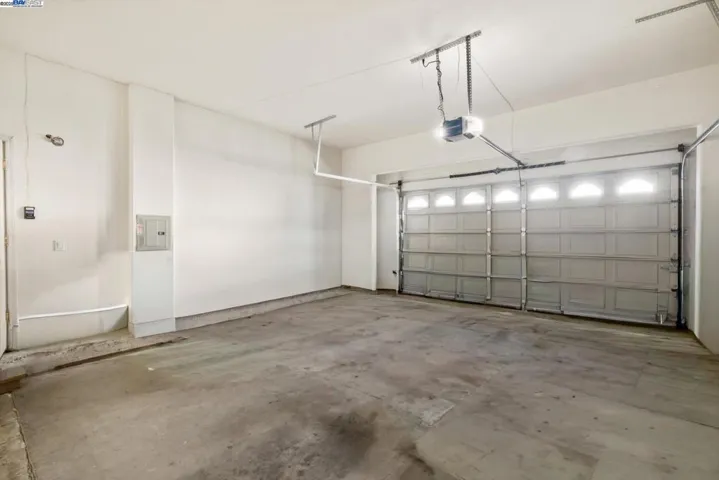 1564 Santa Clara St, Richmond, California 94804