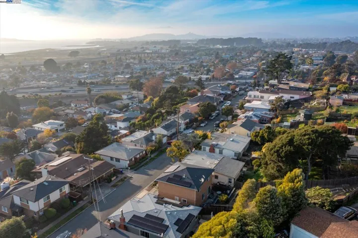 1564 Santa Clara St, Richmond, California 94804