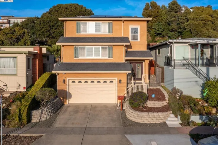 1564 Santa Clara St, Richmond, California 94804