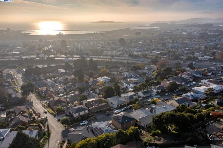 1564 Santa Clara St, Richmond, California 94804