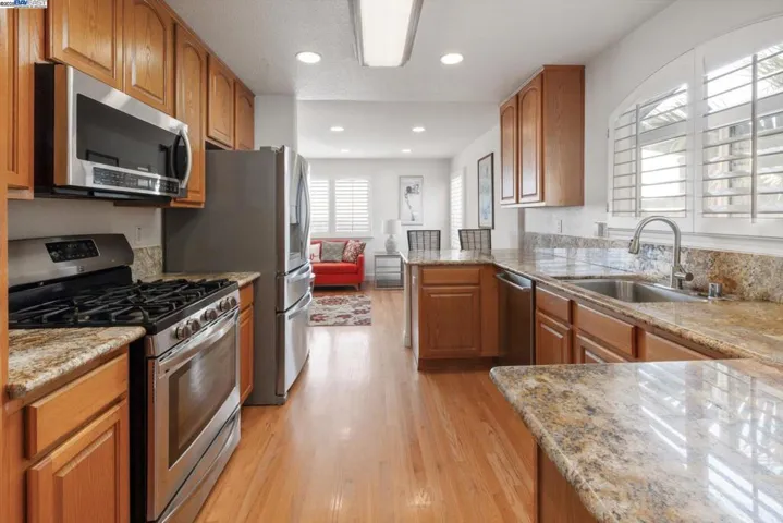 1564 Santa Clara St, Richmond, California 94804