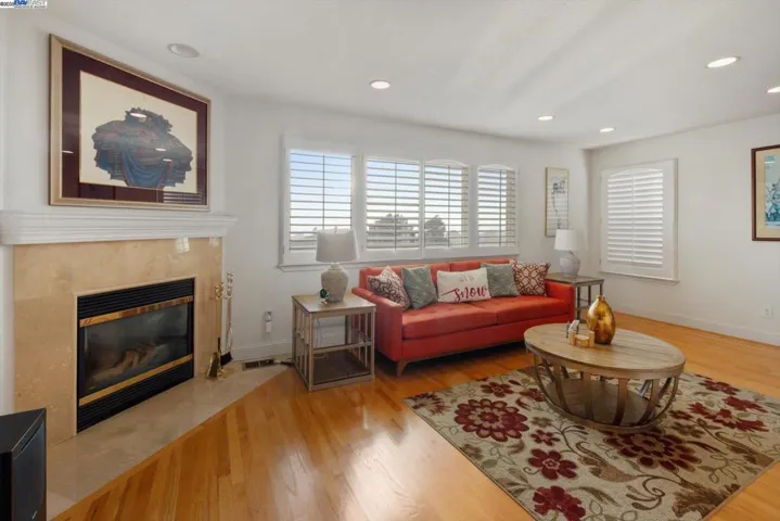 1564 Santa Clara St, Richmond, California 94804