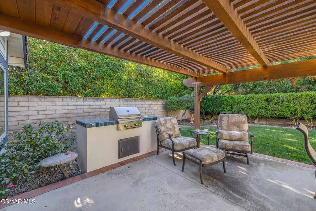 1605 Shadow Oaks Place, Thousand Oaks, California 91362 home-pic-35