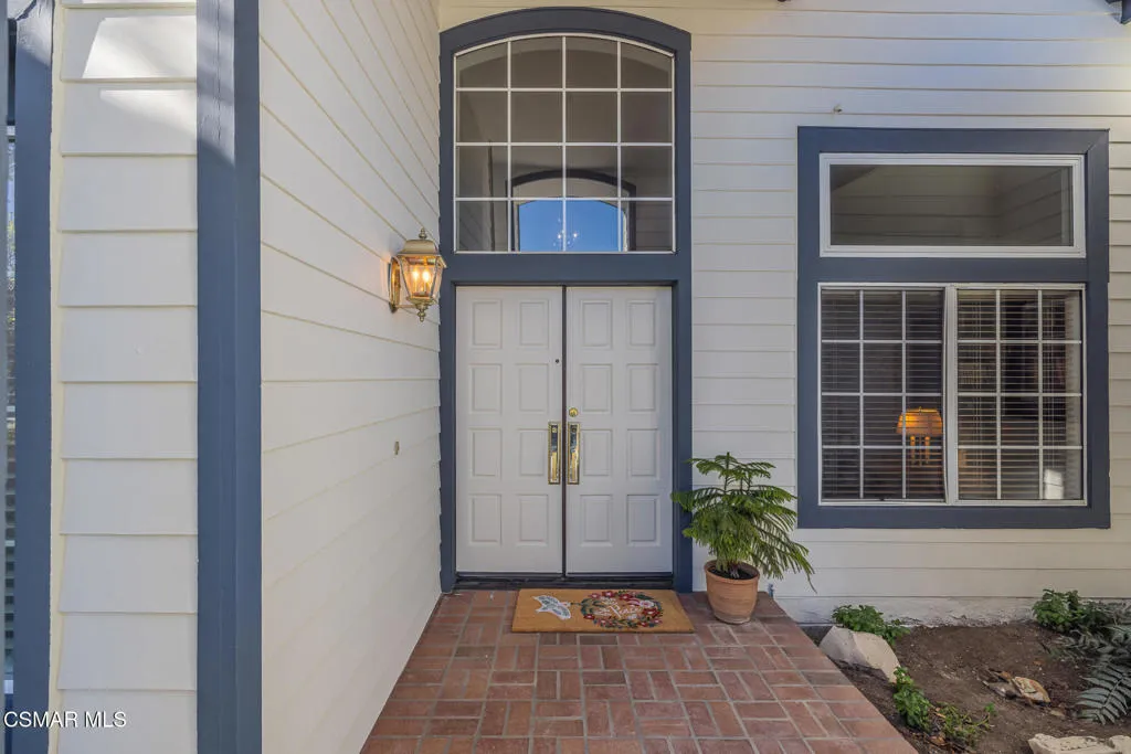 1605 Shadow Oaks Place, Thousand Oaks, California 91362 home-pic-4