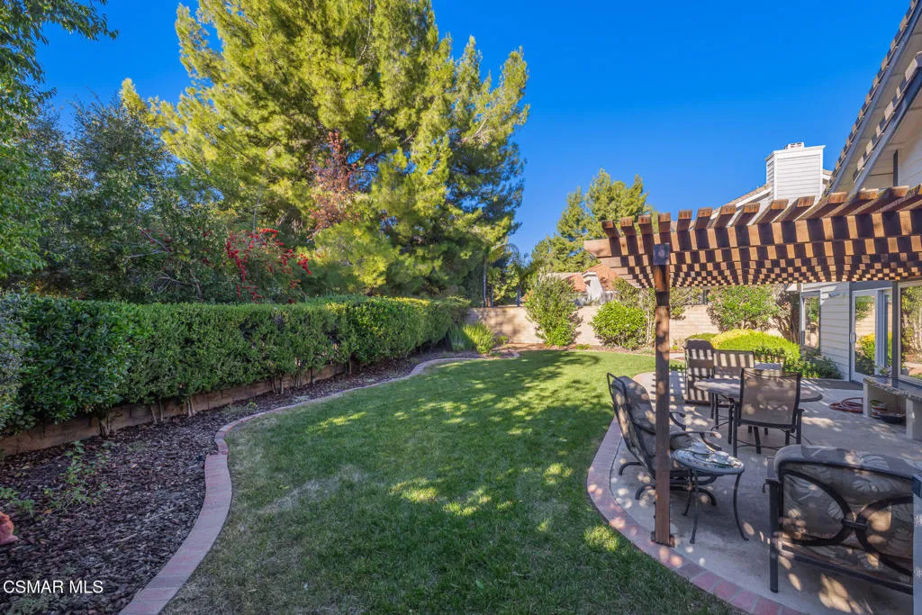 1605 Shadow Oaks Place, Thousand Oaks, California 91362 home-pic-32