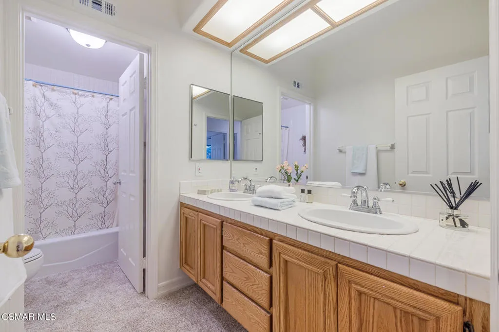 1605 Shadow Oaks Place, Thousand Oaks, California 91362 home-pic-23