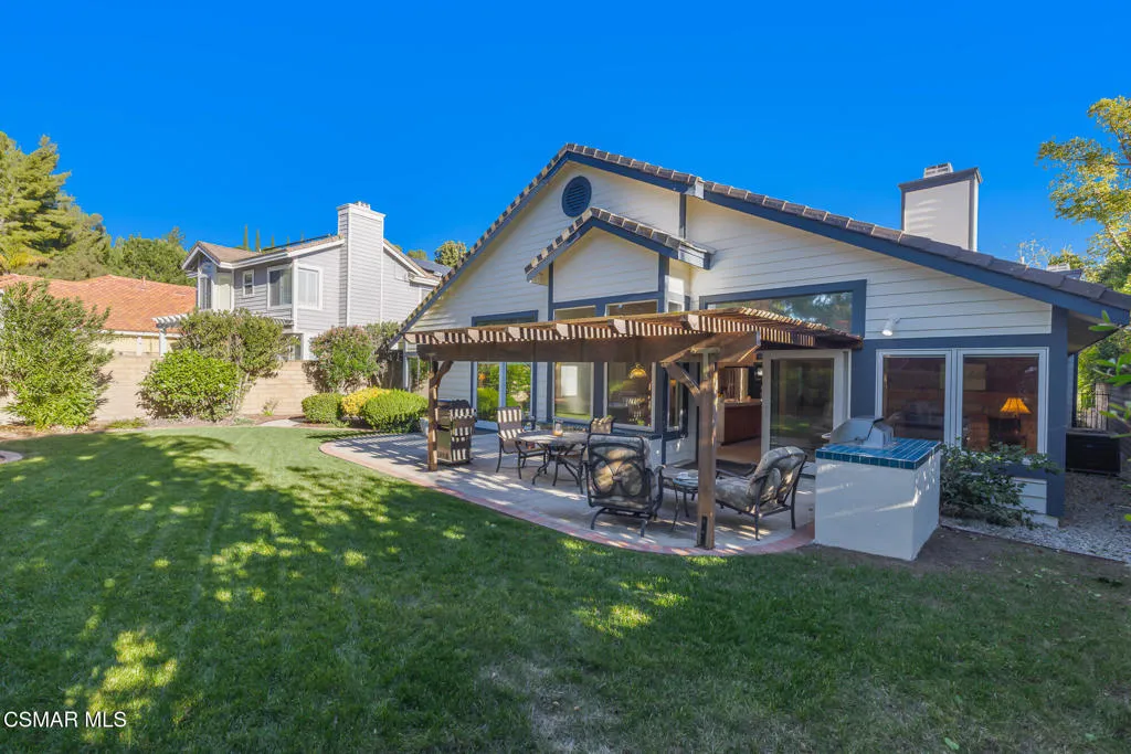 1605 Shadow Oaks Place, Thousand Oaks, California 91362 home-pic-33