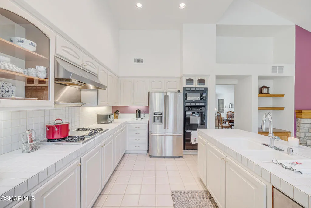1605 Shadow Oaks Place, Thousand Oaks, California 91362 home-pic-15