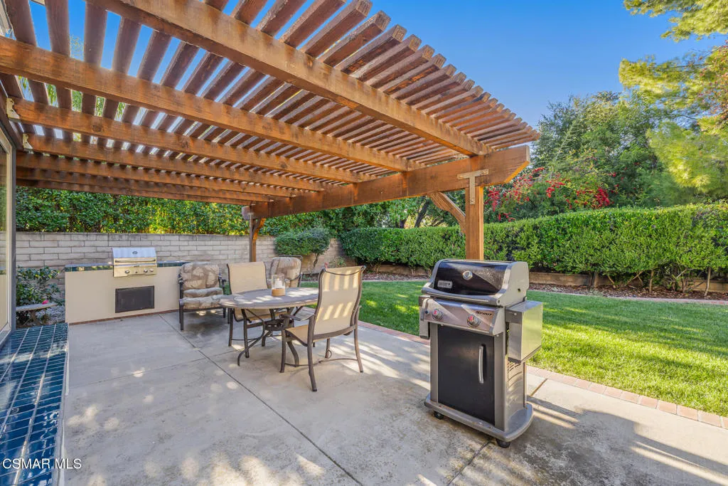 1605 Shadow Oaks Place, Thousand Oaks, California 91362 home-pic-36