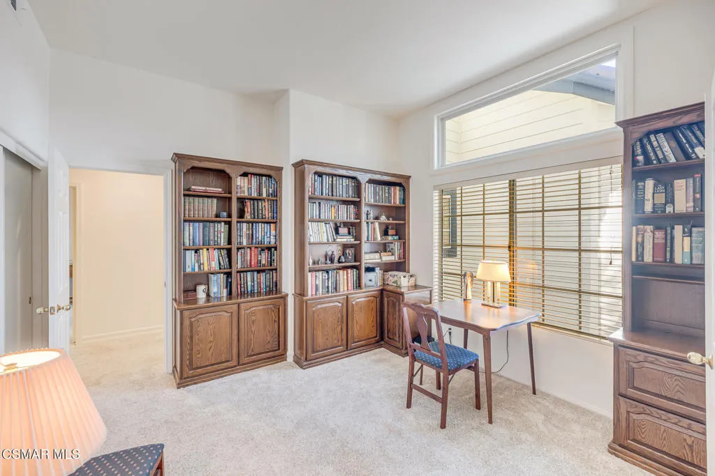 1605 Shadow Oaks Place, Thousand Oaks, California 91362 home-pic-11