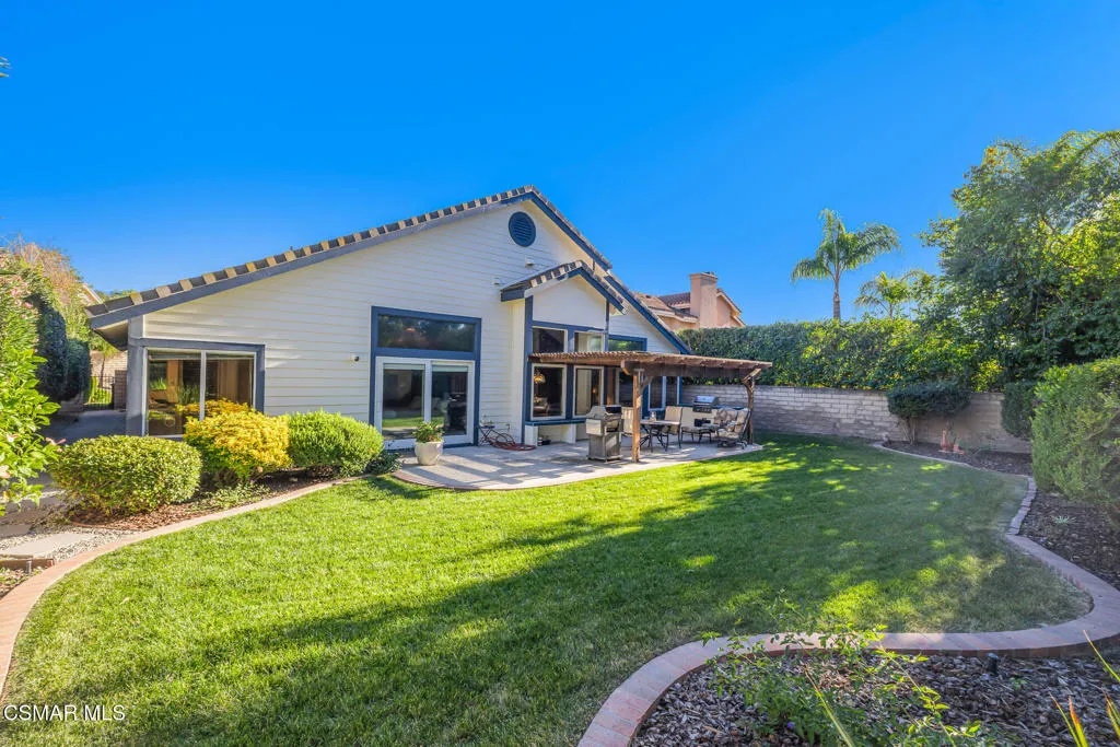 1605 Shadow Oaks Place, Thousand Oaks, California 91362 home-pic-30