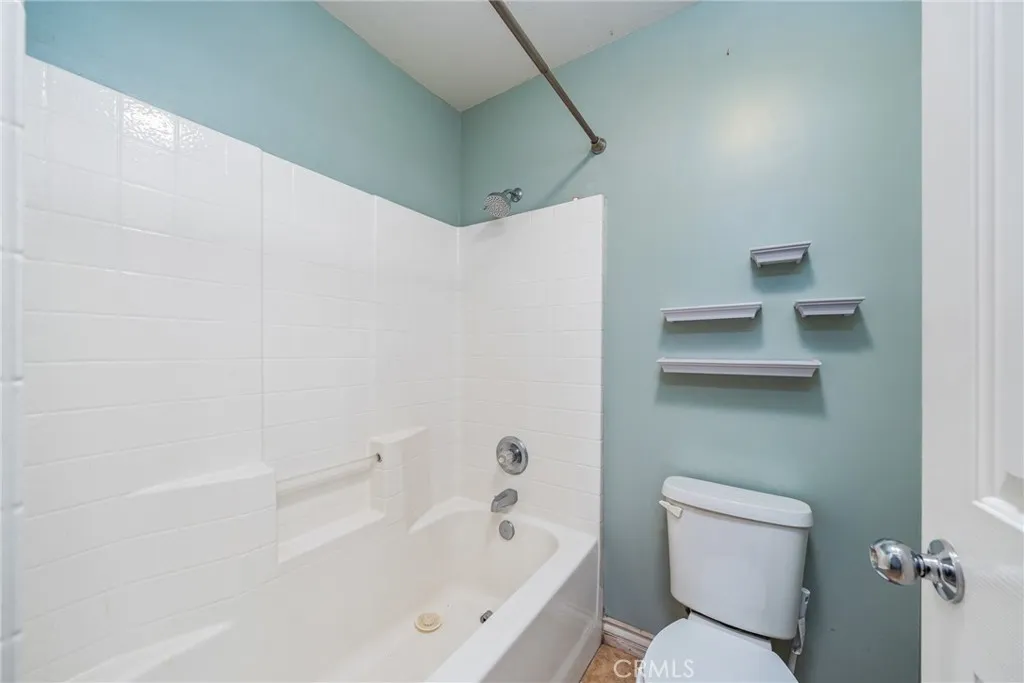 2714 S Erin, San Bernardino, California 92408 home-pic-9