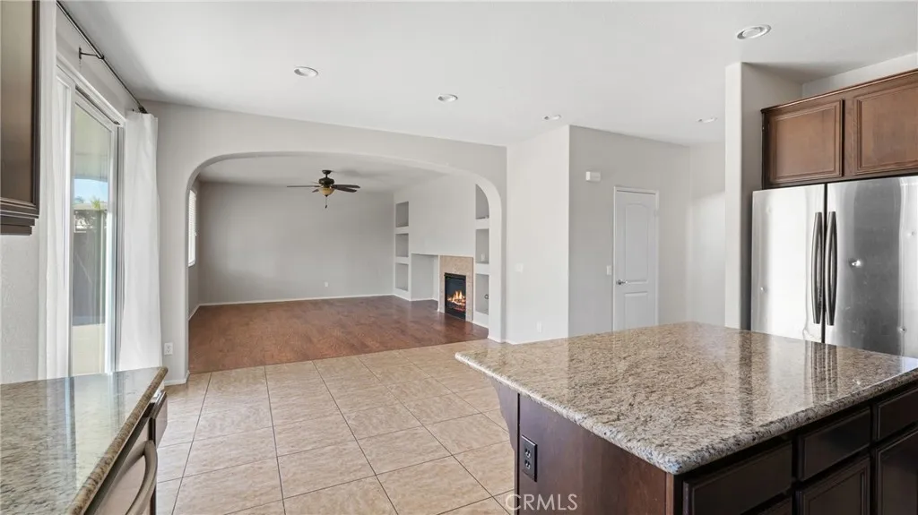 29360 Coral Island Ct, Menifee, California 92585 home-pic-6