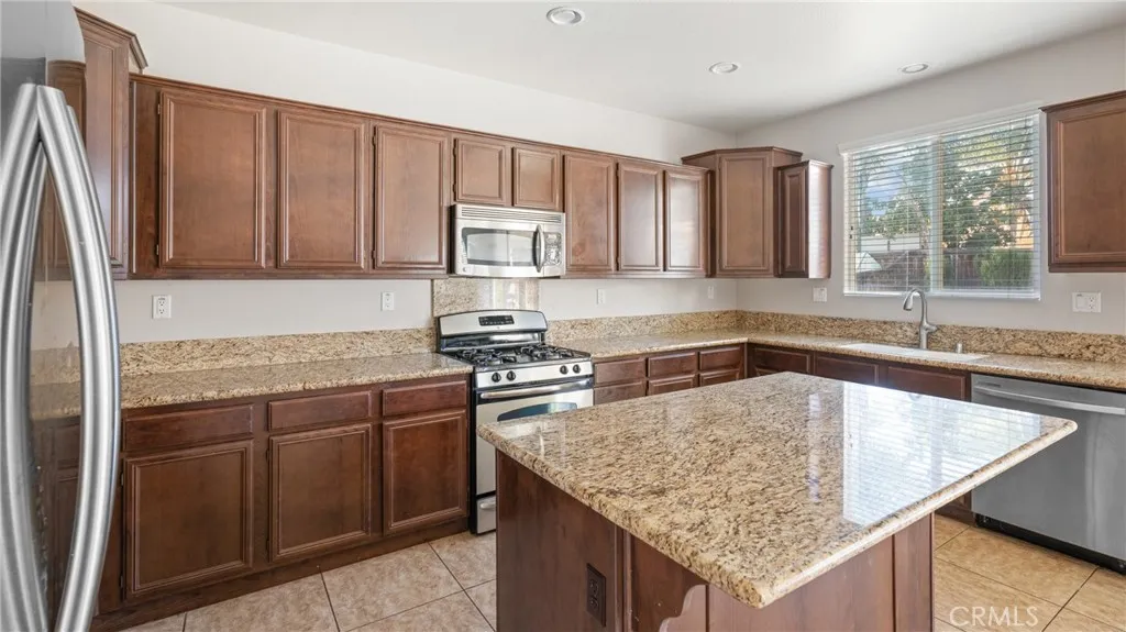 29360 Coral Island Ct, Menifee, California 92585 home-pic-4