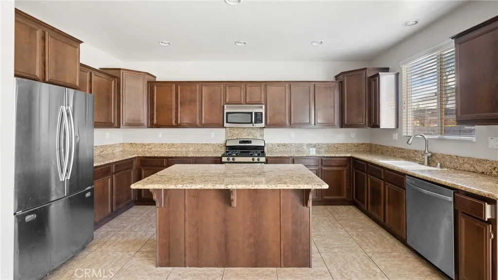 29360 Coral Island Ct, Menifee, California 92585 home-pic-3