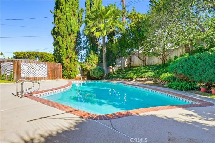 Beautiful pool!
