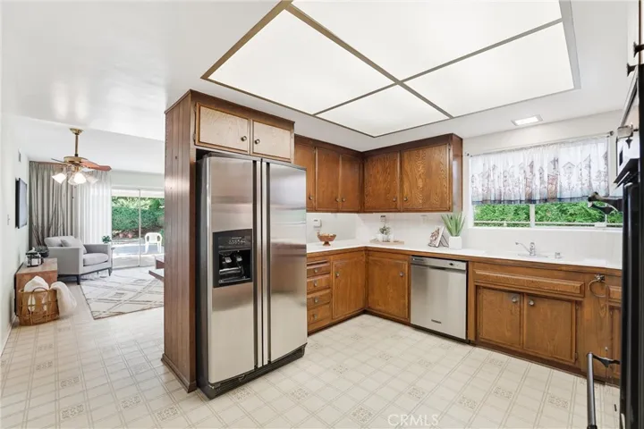 Kitchen opens to the Family Room!