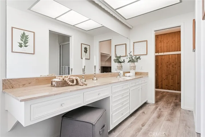 Primary En Suite with walk-in closet!