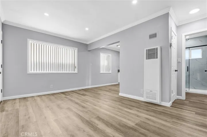 familtroom & bathroom