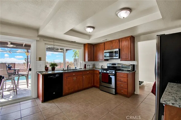 3879 Piedmont, Highland, California 92346