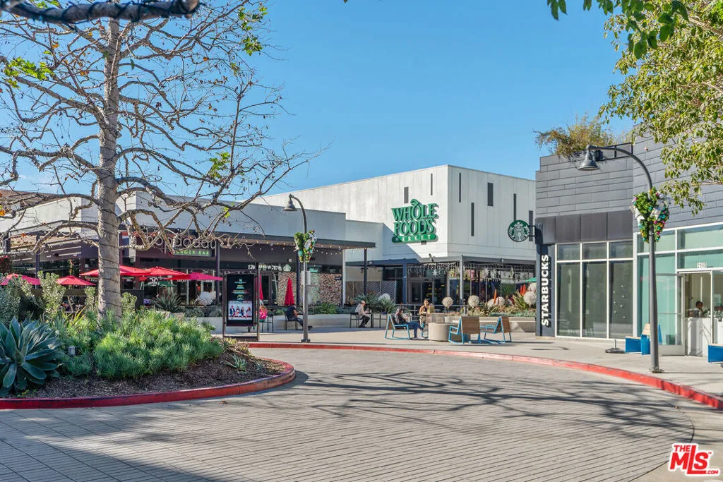 6400 Crescent Parkway 206, Playa Vista, California 90094 home-pic-40