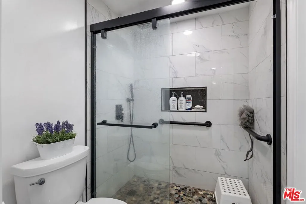 7316 Quill Drive 8, Downey, California 90242 home-pic-14