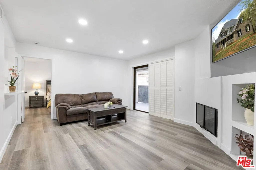 7316 Quill Drive 8, Downey, California 90242 home-pic-1