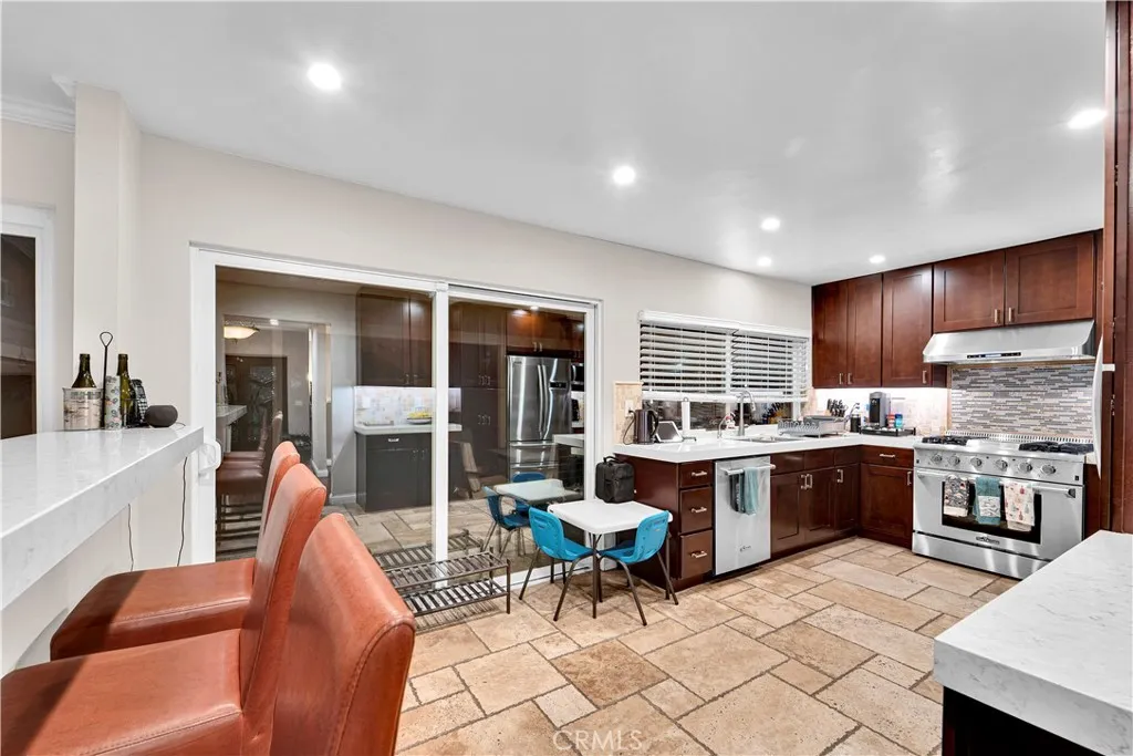 17045 Goya, Granada Hills, California 91344 home-pic-3