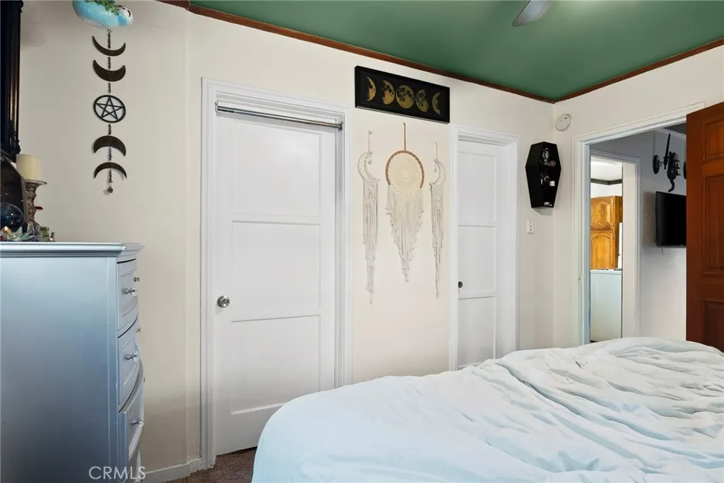 17806 Erwin, Encino, California 91316 home-pic-22