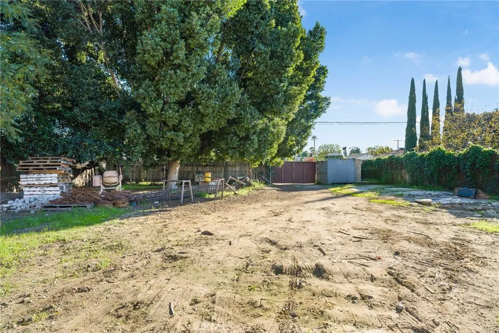 17806 Erwin, Encino, California 91316 home-pic-36