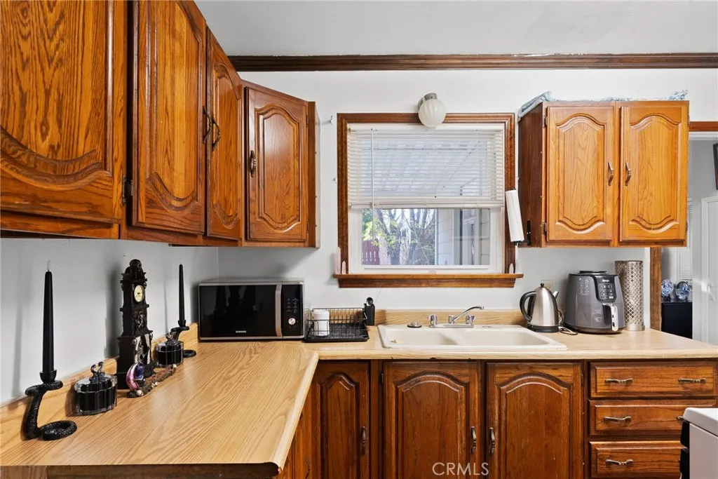 17806 Erwin, Encino, California 91316 home-pic-17