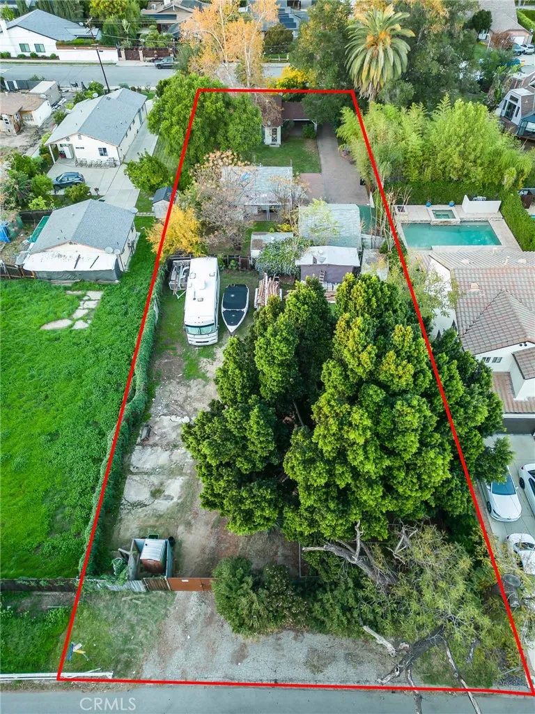 17806 Erwin, Encino, California 91316 home-pic-48