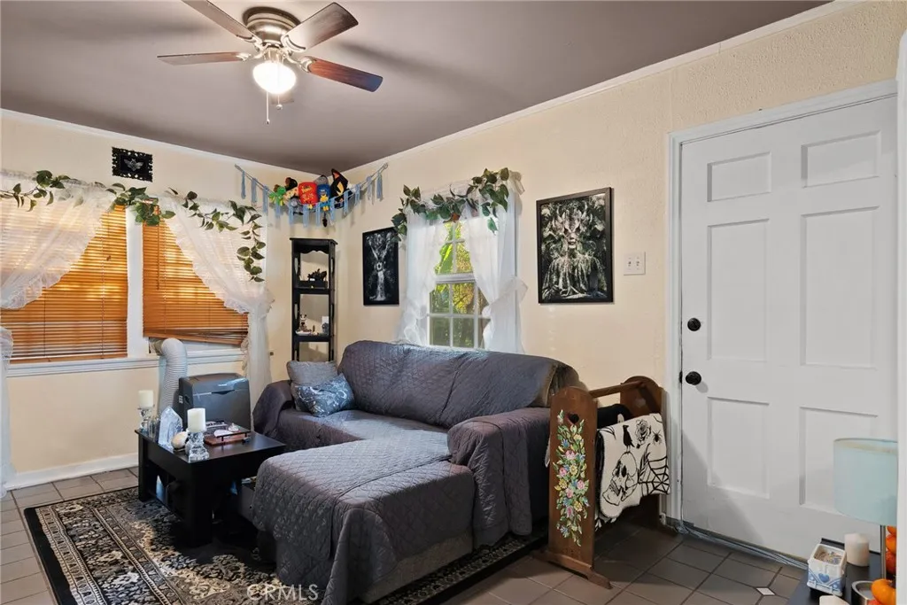 17806 Erwin, Encino, California 91316 home-pic-18